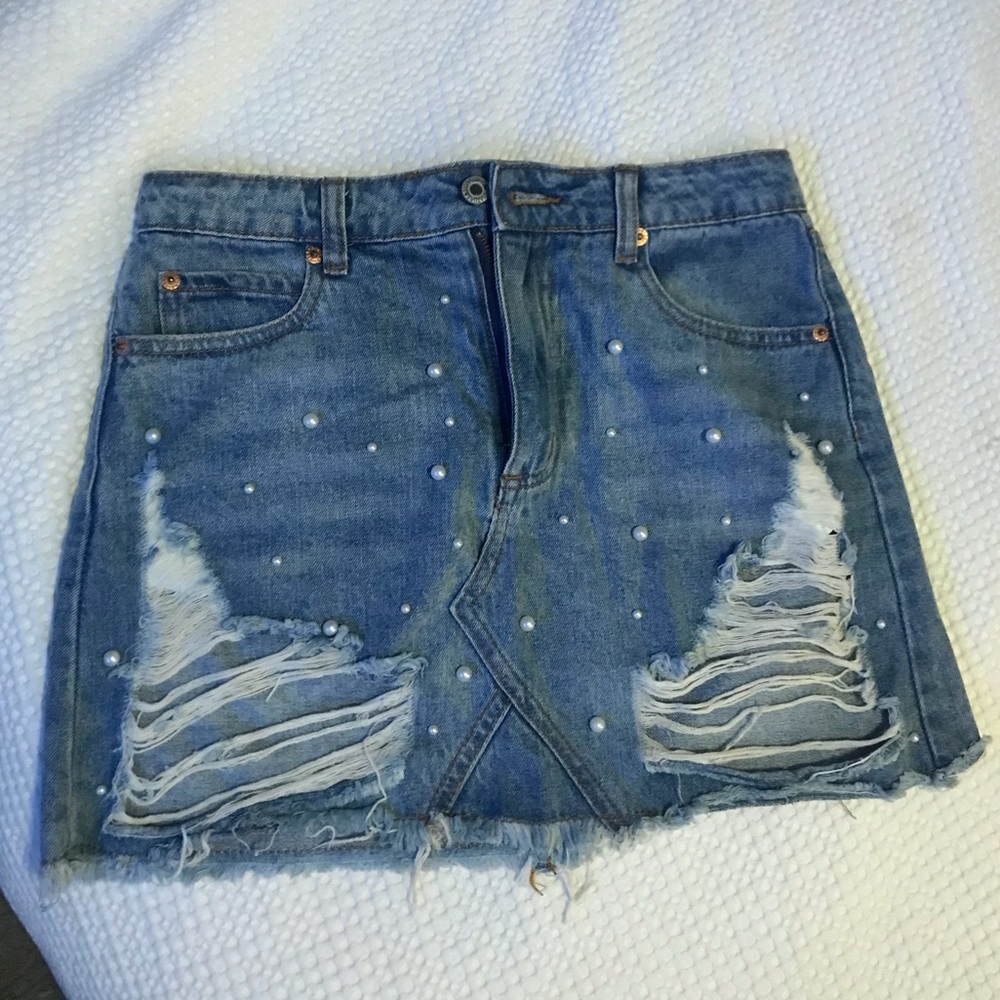 Denim mini skirt with pearl details
